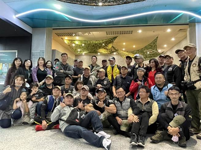 金門秋冬旅遊強檔活動「老兵召集令」今天迎來1支由退役兩棲蛙人和眷屬組成的隊伍。（金門縣府觀光處提供）