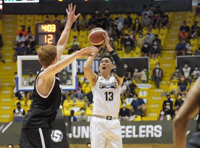 呂政儒今天攻下全隊最高17分。(高雄鋼鐵人提供)