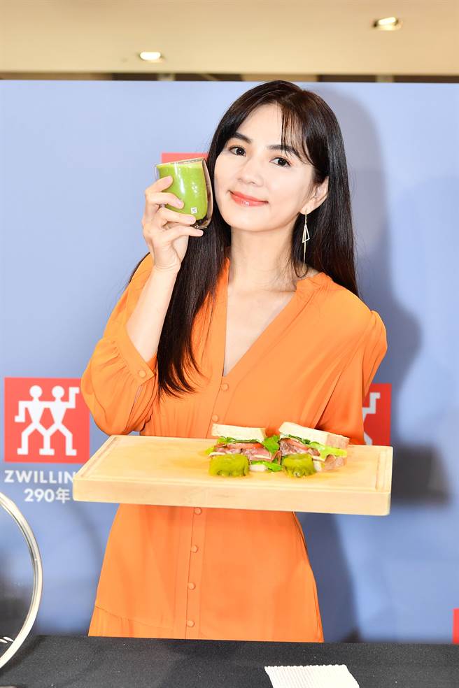 Ella今出席知名厨具品牌代言活动。（德国双人提供）