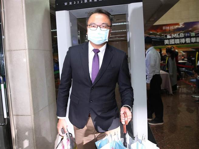 110年全國性公民投票案意見發表會13日在華視舉行，第4場「珍愛藻礁案」正方代表台灣蠻野心足生態協會理事長陳憲政出席。（姚志平攝）