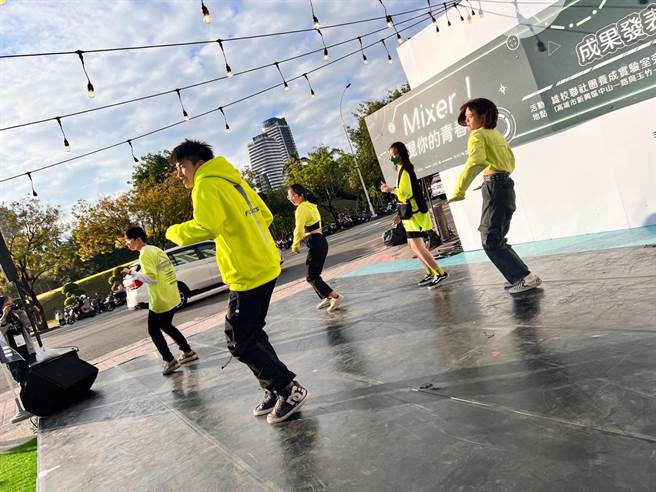 高雄市青年局主办雄校联社团成果发表会。（柯宗纬摄）