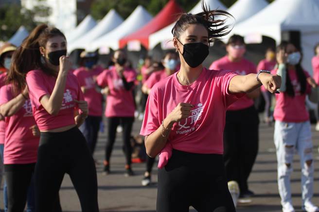 「2021高雄女力女丽Women`s Day」13日下午在驳二特区浅3码头广场登场。（运发局提供）