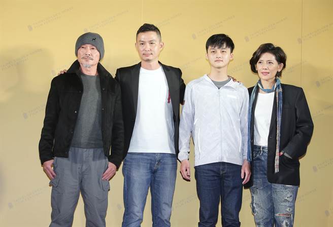 《兜兜风》林鉅（左起）、导演詹凯迪、演员黄邵扬、黄柔闽与影迷见面。（罗永铭摄）