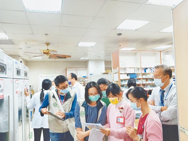 屏东东港安泰医院12日经卫生局与疾管署复检合格后，预定开放第14期疫苗施打预约。（东港安泰提供／谢佳潾屏东传真）