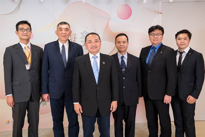 新北市全灾型智慧化指挥监控平臺（EDP）透过地理资讯系统(GIS)、人工智慧(AI)及资料视觉化等资讯技术，荣获有全球资通讯奥林匹克之称的世界资讯科技暨服务业联盟2021智慧城市组首奖。(新北市消防局提供)