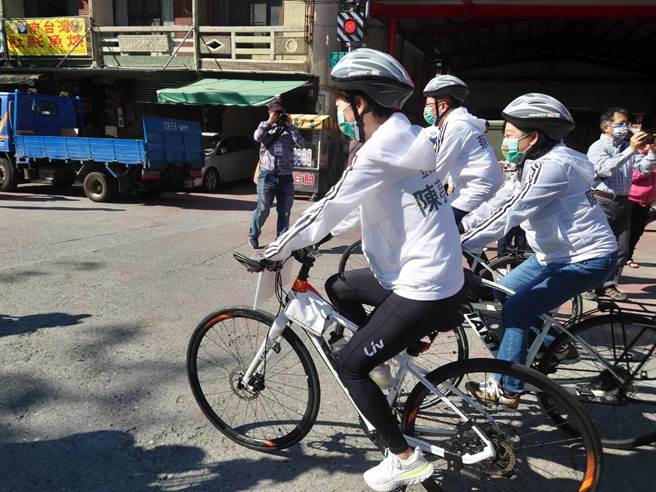 从14日开始，到公投投票前的每个周末，陈亭妃的公投宣传铁马队将深入台南各行政区。（陈亭妃立委服务处提供／张毓翎台南传真）