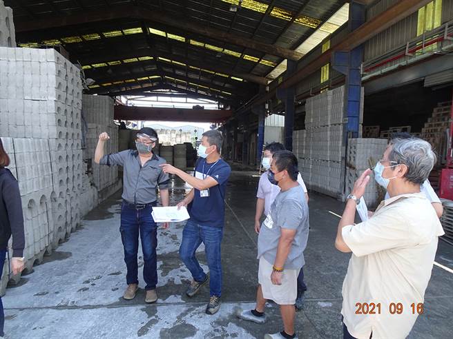 特定工厂登记-制度上路初期-经发局即主动向辖内临时工厂登记业者寄发申办特定工