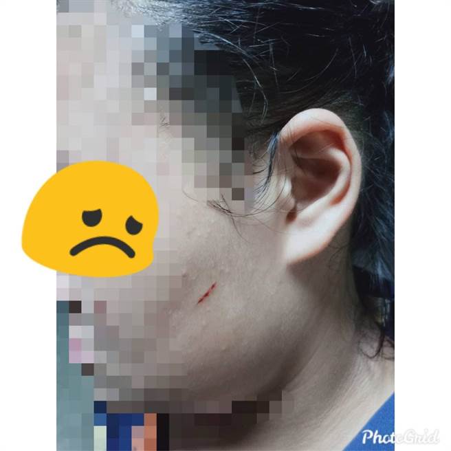 屏东万丹传有补习班不当管教，不仅把学童打到藤条断掉，还要孩子拿棍子互打，受害孩子伤痕累累。（翻摄画面／谢佳潾屏东传真）