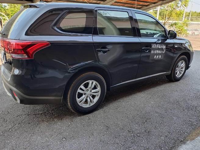 不只「红斑马」，国道公路警察局公布「黑骑士」等其他3种执勤警车引热议。（国道公路警察局提供／张朝欣云林传真）