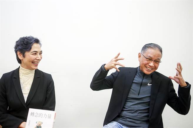 赖佩霞与老公谢志鸿分享「转念」对夫妻关系的帮助。(邓博仁摄)