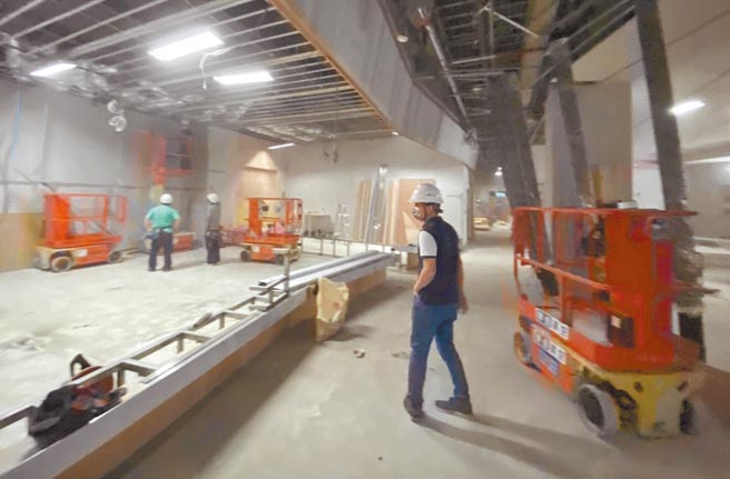 台北市政府斥资千万成立大数据中心，市议员许淑华揭露，市府已透过台北通APP实联制，取得5000万笔用户资料，未来恐遭出售外流，要求市府订出控管机制。图为大数据中心施工情形。（台北市政府提供／黄婉婷台北传真）