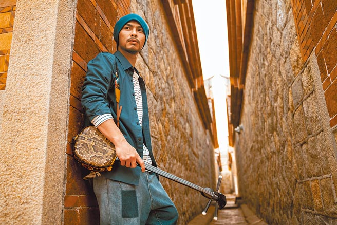 黄明志为金门观光创作新歌。（亚洲通文创提供）