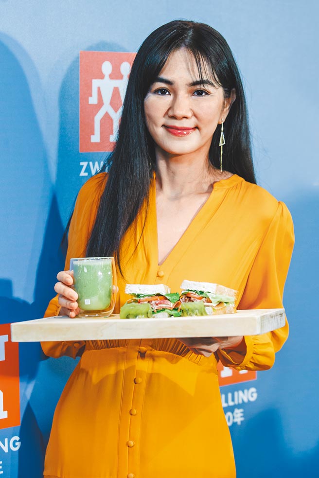 Ella昨出席廚具品牌代言活動。（郭吉銓攝）