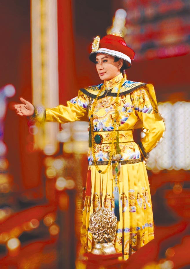 陳亞蘭扮演嘉慶君，霸氣十足。（欣湉國際提供）