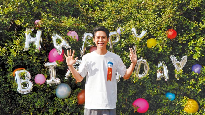 蔡旻佑日前迎接35岁生日。（何乐音乐提供）