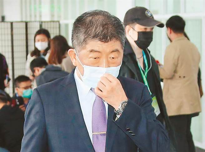 陈时中爱高歌一曲，没想到近来却卷入「唱歌之乱」，直呼阴谋论。（资料照）