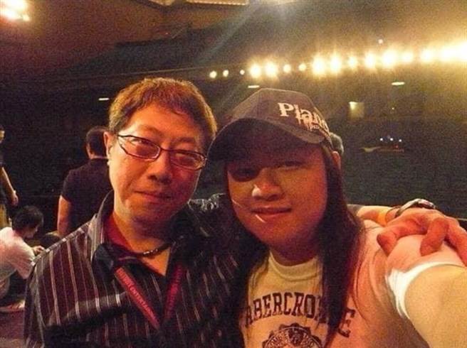 赖铭伟感概阿本老师的离世。（图／FB@赖铭伟）