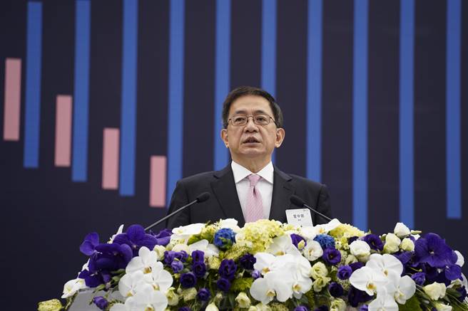 台大今天举行创校93年校庆庆祝大会，校长管中闵宣示，台大将在2028年达成碳中和50％的目标。（台大提供／林志成台北传真）