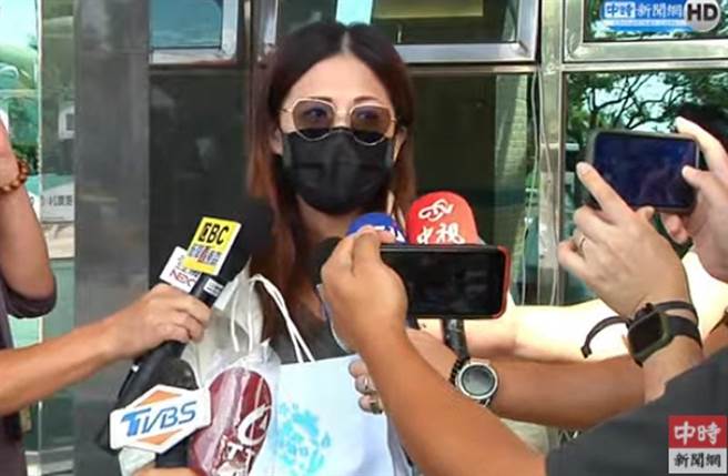 宋媽媽肯定警方偵破瑪莎惡少背後集團，希望其他案子比照。（截自中時電子直播）