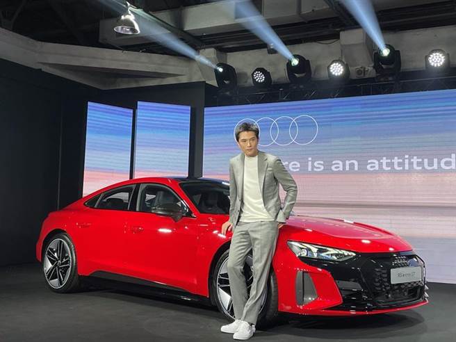 （奥迪纯电旗舰轿跑e-tron GT获选为2021年金舵奖年度最美车型。图／陈信荣）