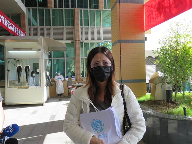 警方追查海神惡少經濟來源進而破獲博弈集團；對此，受傷的宋姓男大生母親15日表示，滿意警辦案效率，希望警方針對社會上其他案子也能有這樣的效率。（馮惠宜攝）