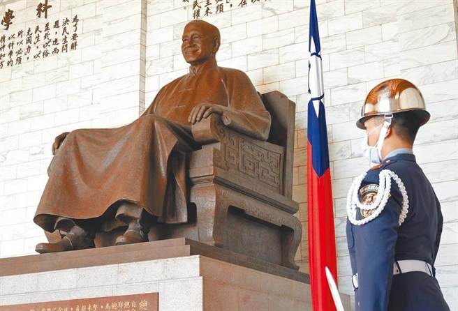 促轉會代理主委葉虹靈認為，基於轉型正義的立場，銅像應該要移除，或做不可回復處置說法惹議。（資料照，姚志平攝）
