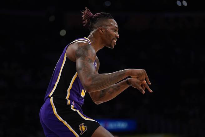 湖人中锋霍华落选官方75大球星，质疑评审的眼光。（美联社资料照）