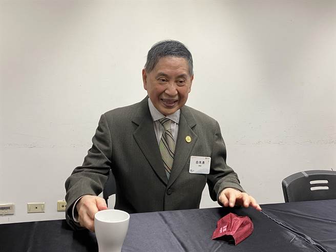 文学家白先勇认为，不管是哪重政府，都不应该侵犯学术界。（林志成摄）