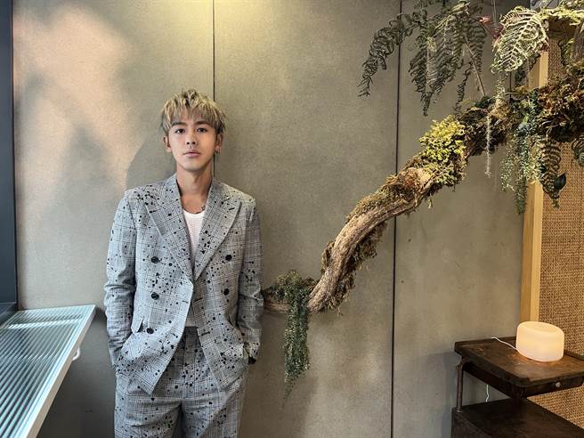 鼓鼓幽默提醒不能亂丟垃圾。（相信音樂提供）