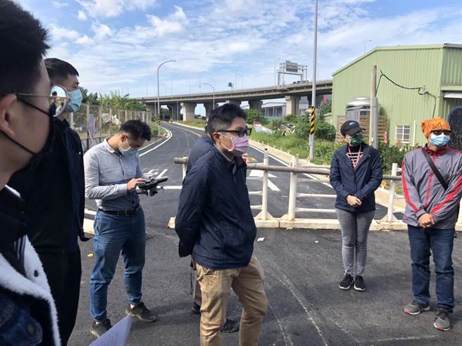 台61线台北港联络道到下罟子渔港便道，工程近期完工（戴上容摄）