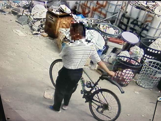竹南警分局查獲黃姓男子涉嫌連續行竊自行車。（竹南警分局提供／謝明俊苗栗傳真）