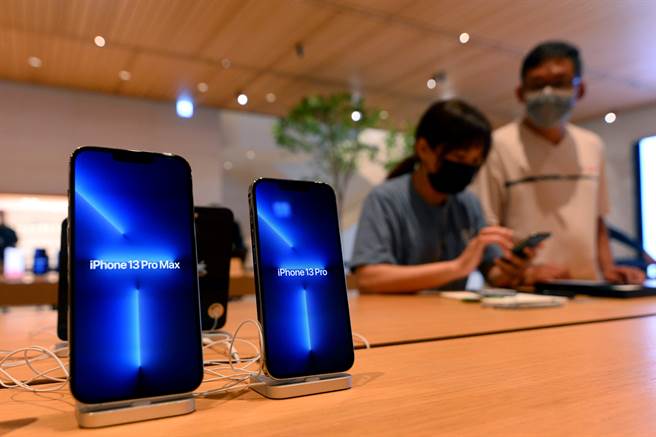 大陆网路新法规明确规定任何个人和组织不得提供网路翻墙服务，违者将面临高额罚款甚至刑事责任。新法实施后，在大陆不公开营运的网路翻墙服务价格势必随之上涨。（图／中新社）