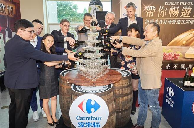 台湾家乐福近年加速线上购，年年倍数成长。（图／家乐福）
