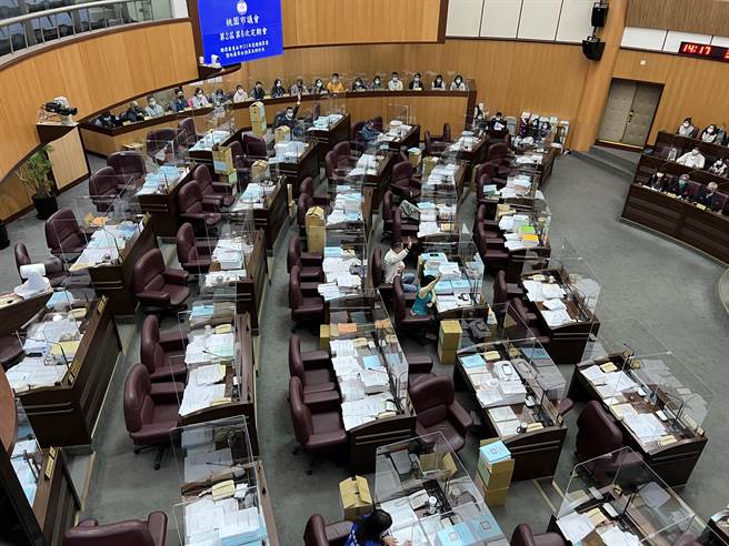 復兴开发温泉，蓝忧破坏环境，绿讚助当地观光，桃议会激烈攻防。(蔡依珍摄)