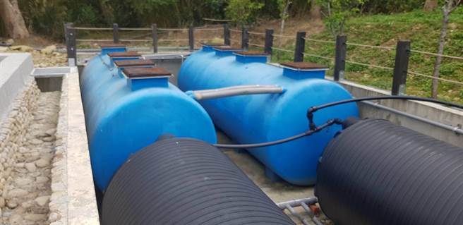 国民党籍议员担忧在桃园市復兴区开发温泉会伤害环境、影响石门水库水质，观旅局长杨胜评强调桃园率全国之先，先盖污水处理厂再开发温泉，水量控制跟水质管理都经专家学者评估后无虞。（风管处提供／蔡依珍桃园传真）