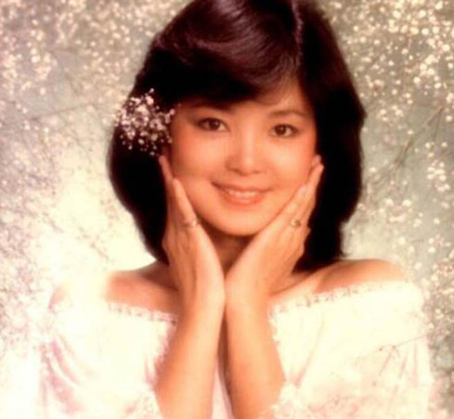 自1980年以后，歌声风靡华人圈，被形容为「赢得十忆人掌声」的一代歌后邓丽君。（图／「邓丽君文教基金会」提供）