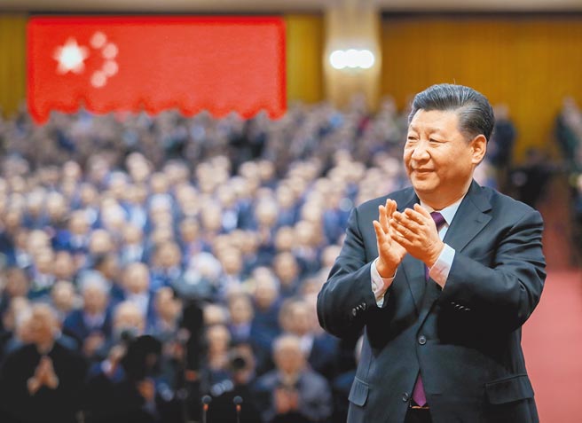 前駐紐西蘭大使介文汲認為，「拜習會」不可能不提台灣和台海問題，因為這個基礎如果出問題，大陸不會願意跟美國處理別的問題，所以習近平一定會提，美國也會以此作為與大陸談判的籌碼。圖為習近平在北京人民大會堂改革開放40周年大會進場。（新華社）