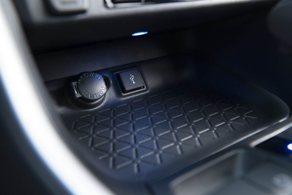 小針美容依舊戰力滿點！Toyota RAV4美規2022年式樣新增全新LED頭燈、SE Hybrid設定。(圖/CarStuff提供)
