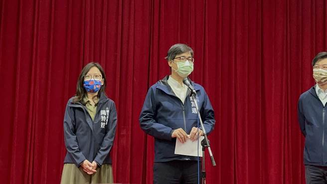 高雄市長陳其邁今(16日)於議會受訪。（洪靖宜攝）