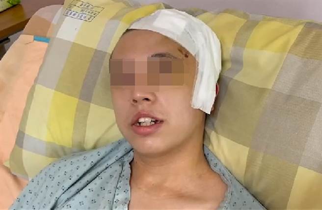 被殴重伤的宋姓男大生首度露面，亲口表达，并表示会好好加油。（翻摄影片/宋母提供）