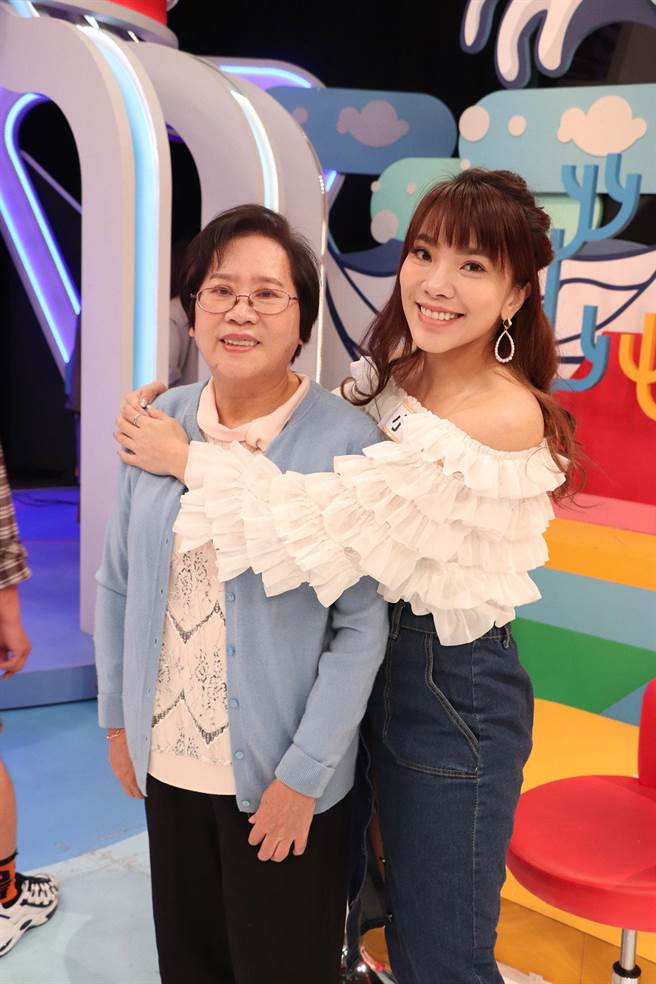 小优与妈妈。（中天综合台提供）