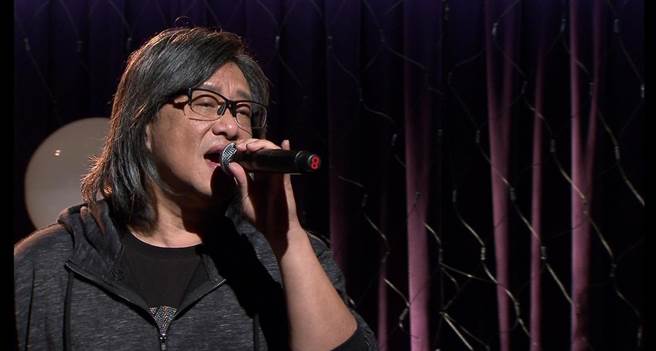 施文彬以歌声感谢二姐江蕙当年神助攻，让他一炮而红。(年代新闻提供)