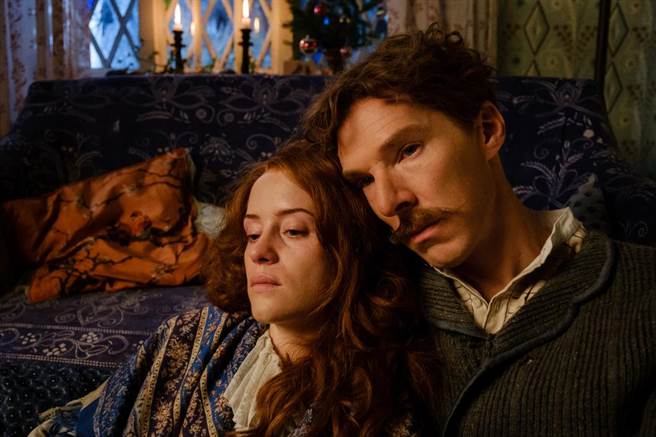 ↑ 班奈迪克康柏拜区（右）与克莱儿芙伊在《天才猫奴画家》中的合作默契绝佳。（双喜电影提供）