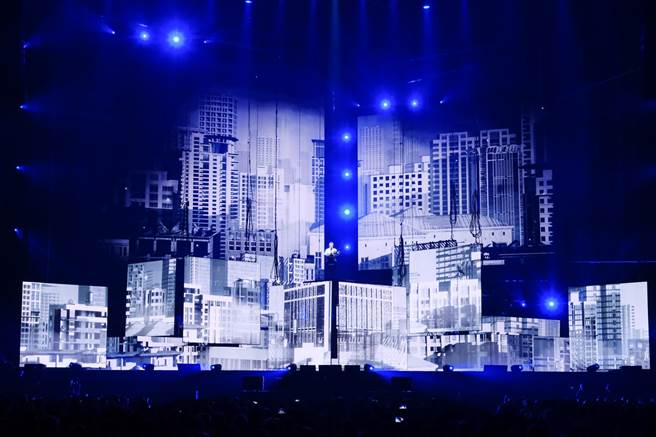 ｢有歌之年」演唱會打造多變視覺。（相信音樂提供）