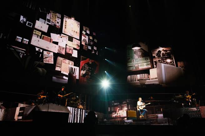 ｢有歌之年」演唱會打造多變視覺。（相信音樂提供）