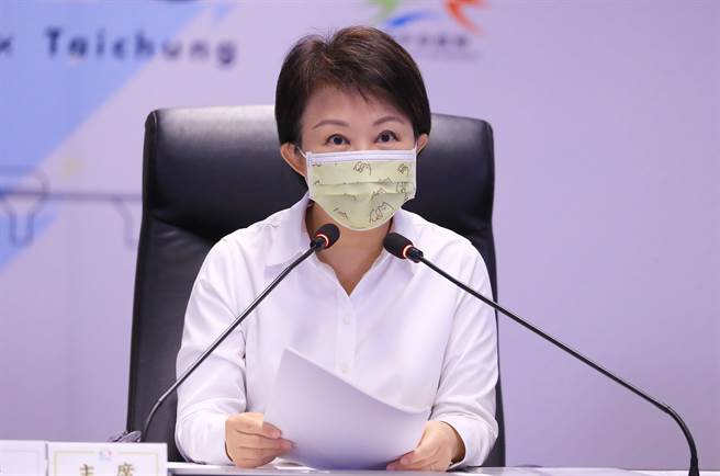 台中市长卢秀燕表示，今年1月1日实施双十公车「市民限定」优惠新制，目前完成绑卡及注记已突破141万人次。（卢金足摄）