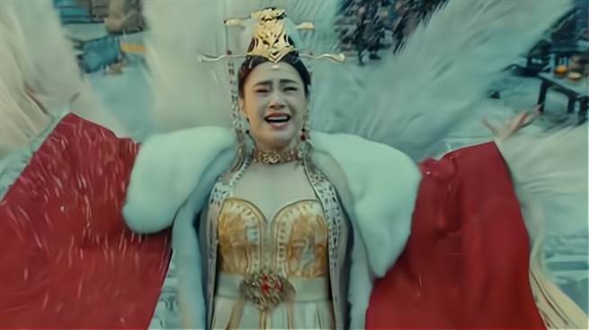 阿娇的妲己造型被批得体无完肤。(图/翻摄自微博)