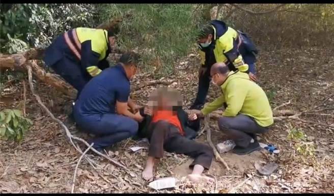 金城分局动用大批人力和空拍机，最后在慈堤水闸门附近寻获。（警方提供）