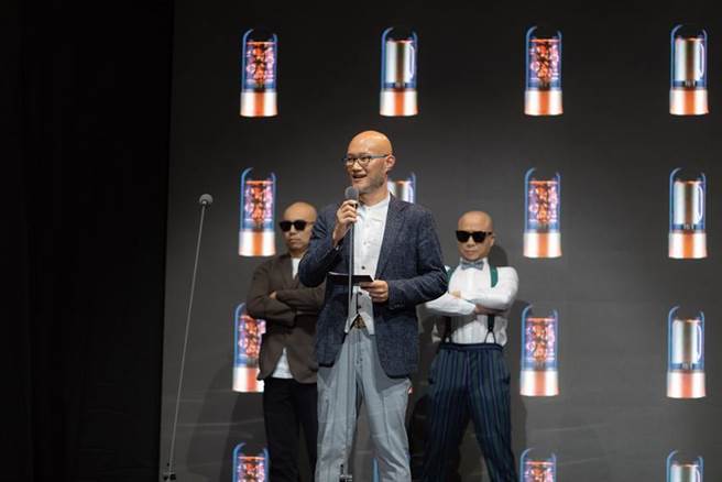 （LINE台湾董事总经理陈立人出席第三届走钟奖颁奖典礼。图／LINE提供）