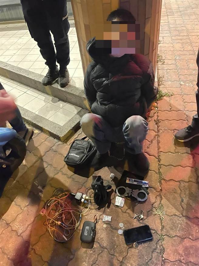 台中市警察局第六分局掌握李嫌行踪后，12日拘提李嫌到案，依法移送台中地检署严办。（民眾提供／卢金足台中传真）